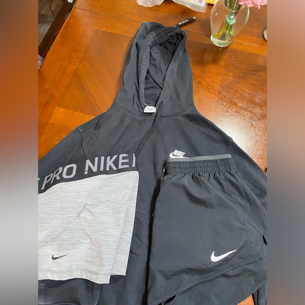 NIKE. hoodie and shorts